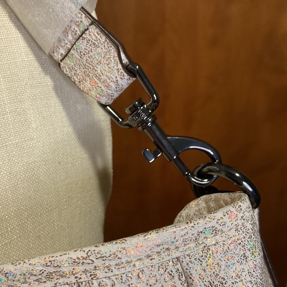 NWT Aimee Kestenberg Sunbury Leather Tote - ROSE GOLD PEBBLE METALLIC - Picture 7 of 16